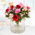 Bild von blumenshop.de Blumenstrauß zum Muttertag mit niedlichem Bären